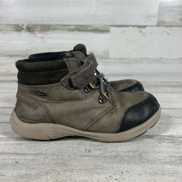 Clarks Active Air Brown Outdoor Gore Tex Boots Kids 11‎ - Picture 1 of 7